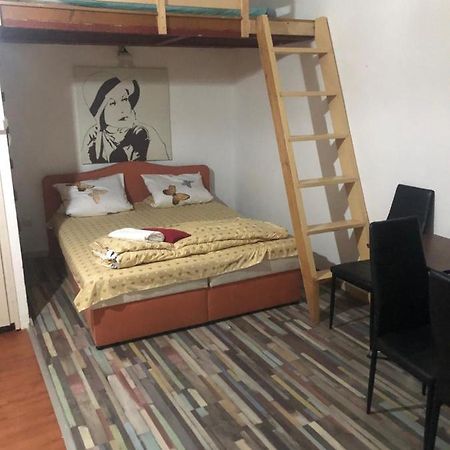 7Dab Apartment Bezeredj Contactless Self -Check-In บูดาเปสต์ ภายนอก รูปภาพ