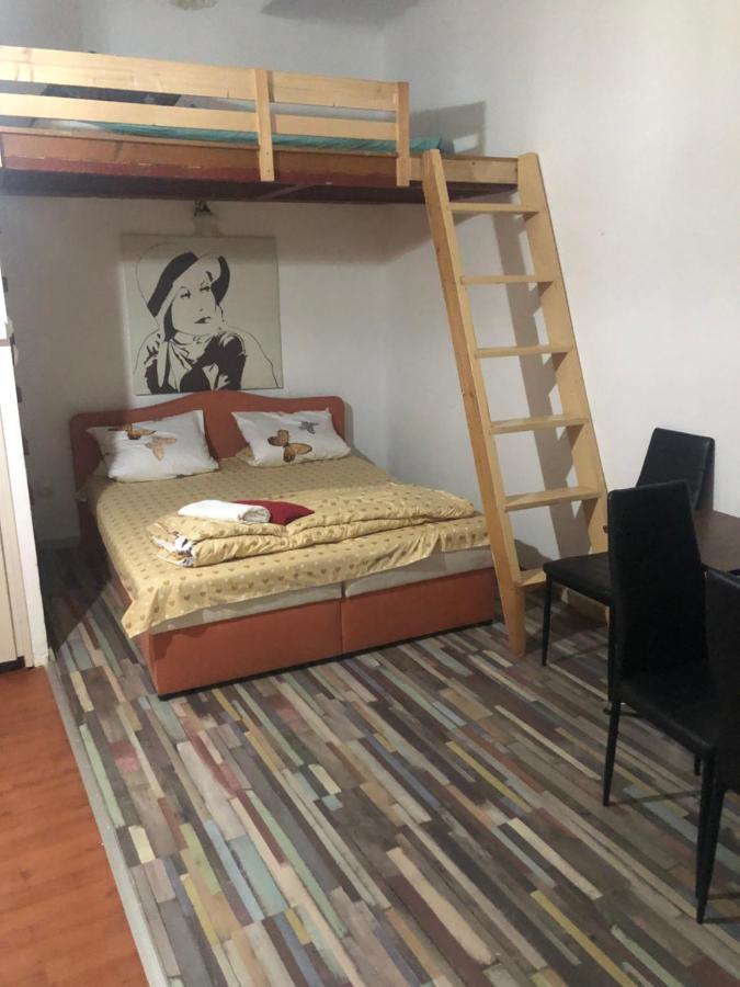 7Dab Apartment Bezeredj Contactless Self -Check-In บูดาเปสต์ ภายนอก รูปภาพ